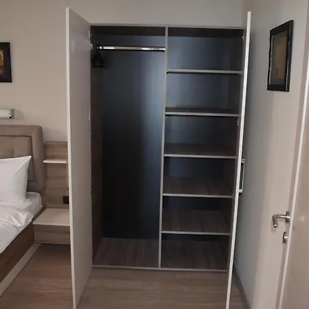 G1 U Milmari Kompleksu - Lägenhet *